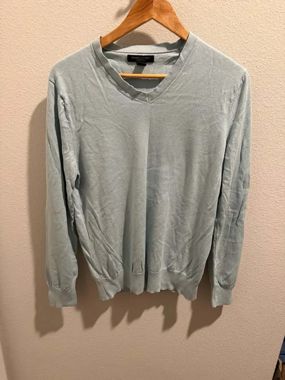Banana Republic Luxury Blend Silk Cotton Cashmere V-Neck Sweater, Size‎ M
